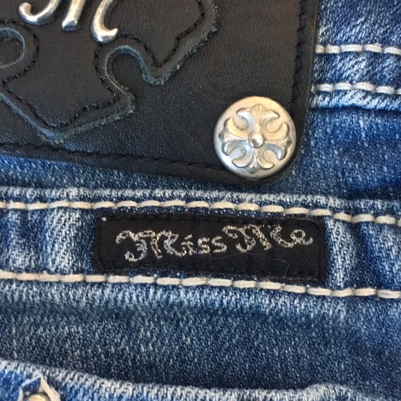 Miss Me medium wash bootcut jeans. - Picture 4 of 7